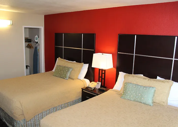 Harbor Inn & Suites Oceanside Marina Camp Pendleton